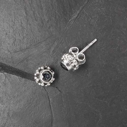 Onyx-Ohrstecker Rund