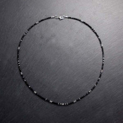 Schwarze Spinellkette mit Silber