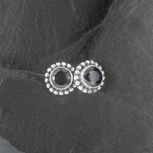 Onyx Ohrstecker Rund