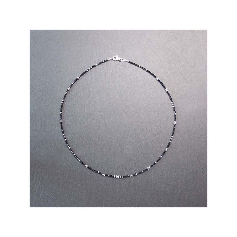 Schwarze Spinellkette mit Silber
