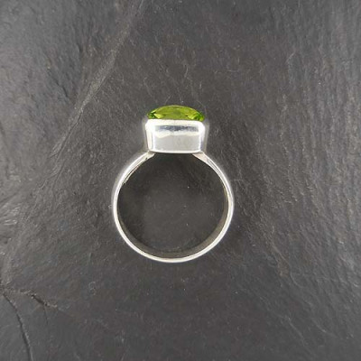 Peridot Ring Eckig