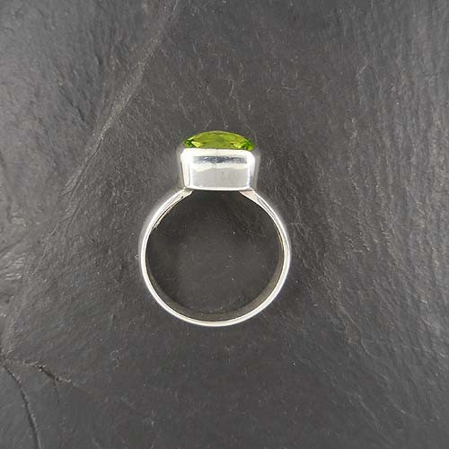 Peridot Ring Eckig