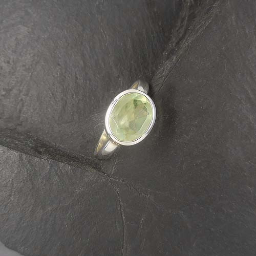 Prehnit Ring Oval