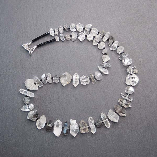 Turmalinquarz Kette mit schwarzem Spinell