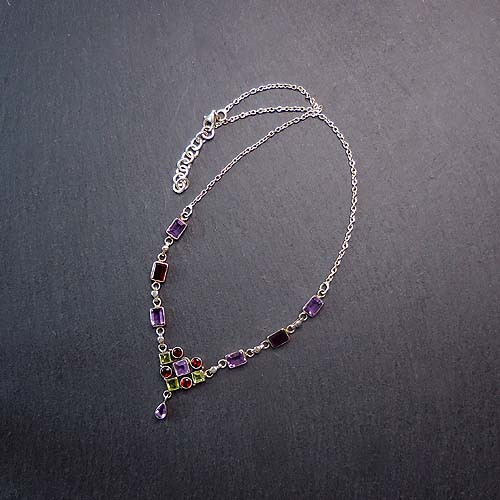 Silbercollier mit Amethyst, Granat und Peridot