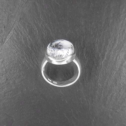 Ring mit Dendritenopal