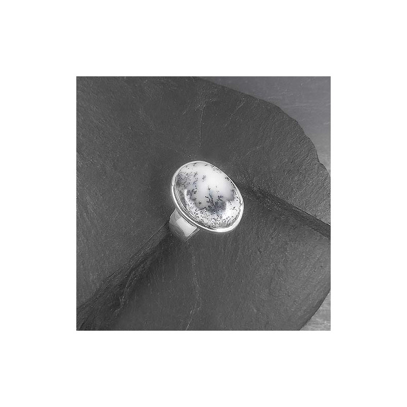 Ring mit Dendritenopal