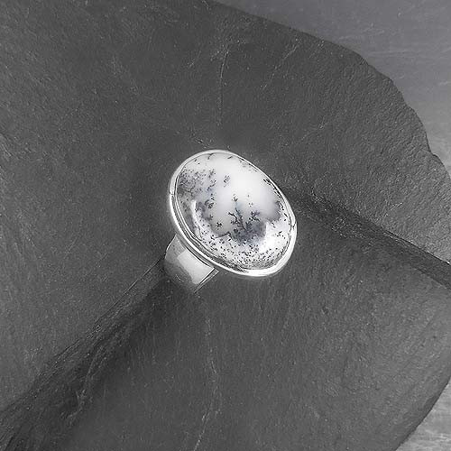 Ring mit Dendritenopal