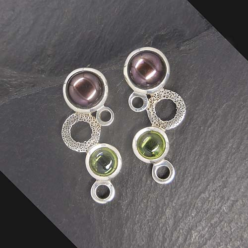 Peridot Ohrringe Stecker mit grauer Perle