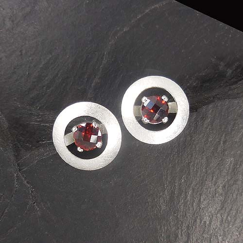 Granat Ohrstecker Rund