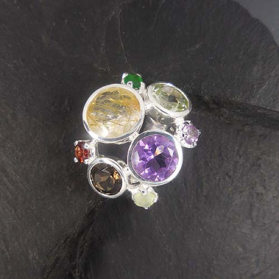 Amethystring mit Rutilquarz, Rauchquarz, Prasiolith u.a