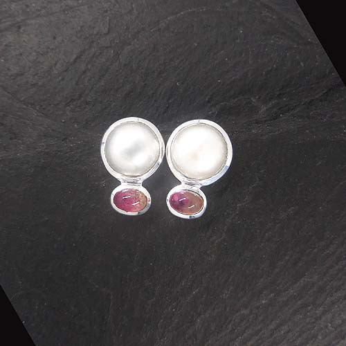 Silberohrstecker mit Süßwasserperle und rosa Turmalin