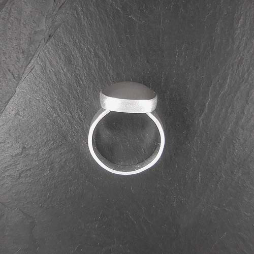 Grau-Rosa Mondstein Ring Eckig