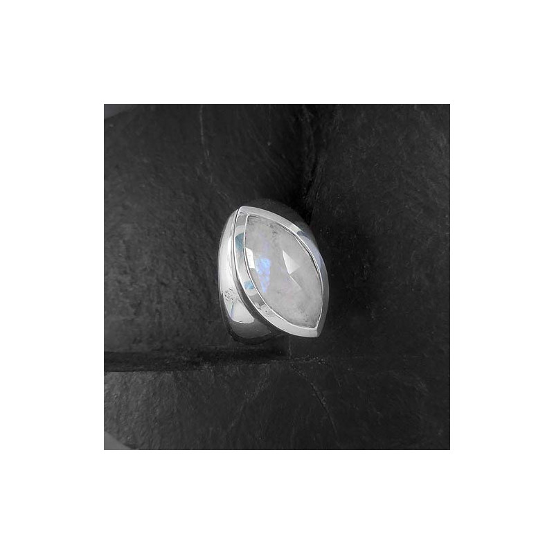 Mondstein Ring Navette