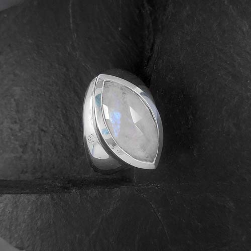 Mondstein Ring Navette