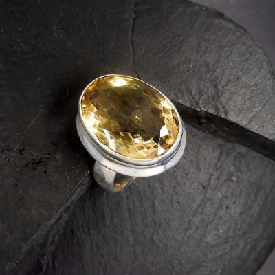 Citrin Ring Oval