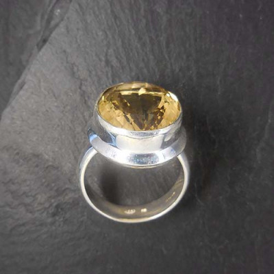 Citrin Ring Oval