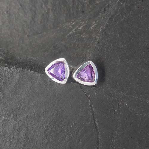 Amethyst Ohrstecker Dreieck