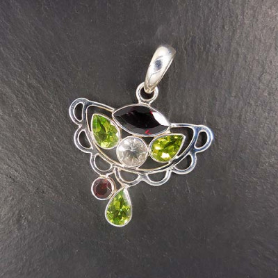 Anhänger mit Peridot, Bergkristall und Granat