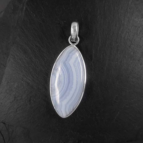 Anhänger mit Chalcedon