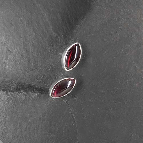 Ohrstecker mit Granat