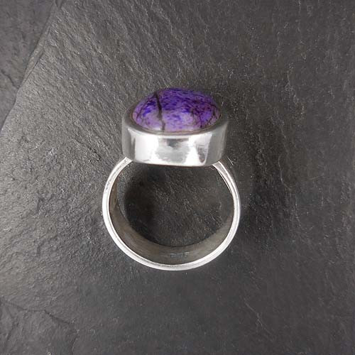 Sugilith Ring Oval