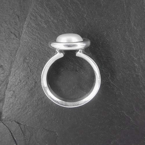 Ring mit Süßwasserperle