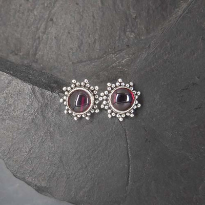 Granat - Ohrstecker Stern
