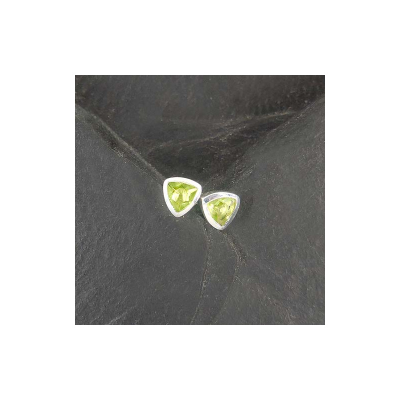 Peridot Ohrstecker Dreieck