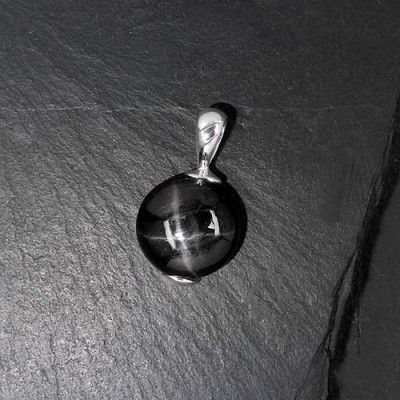 Sterndiopsid Anhänger Rund