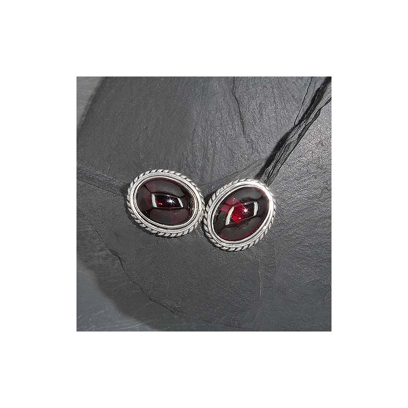 Granat Ohrstecker Oval