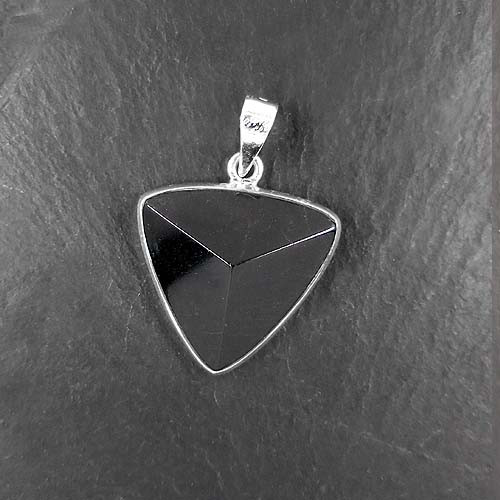 Schwarzer Turmalin Anhänger Dreieck