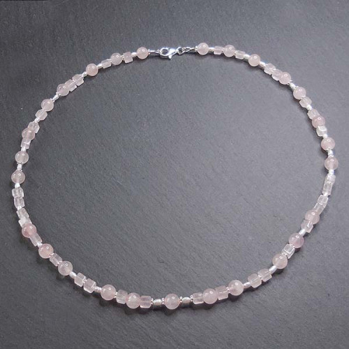 Rosenquarzkette mit Süßwasserperle und Silber