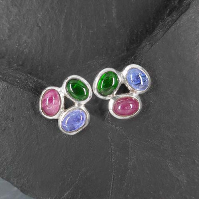 Tansanit Ohrstecker mit Rubin und grünem Turmalin