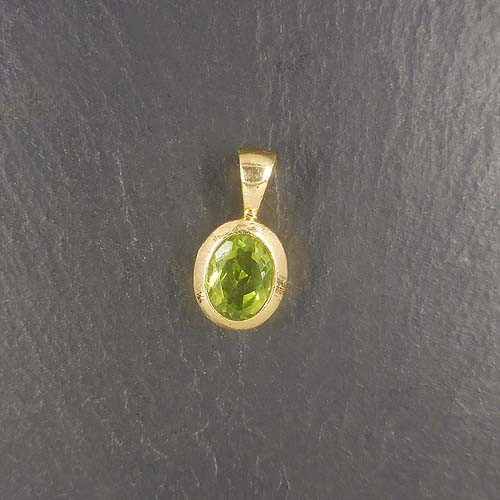 Peridot Anhänger Oval Vergoldet