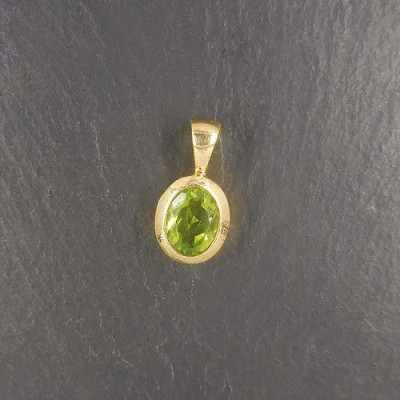 Peridot Anhänger Oval Vergoldet