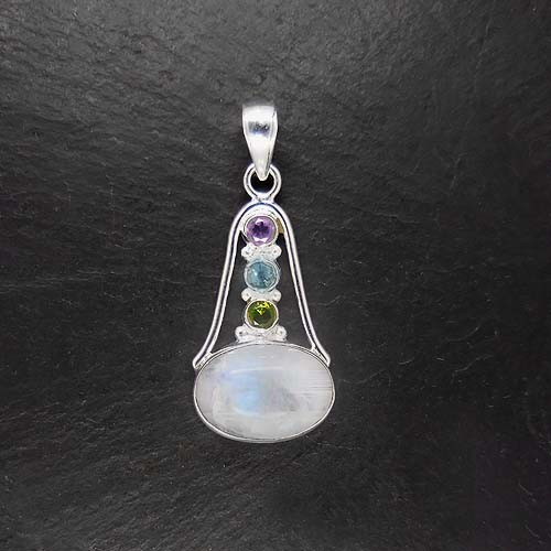 Mondsteinanhänger mit Amethyst, Blautopas und Peridot