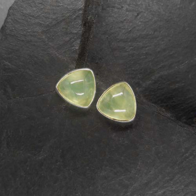 Prehnit Ohrstecker Dreieck