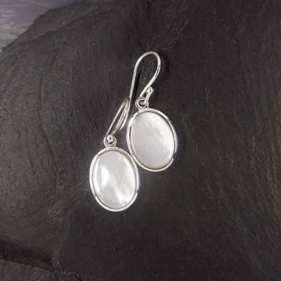 Perlmutt Ohrringe oval