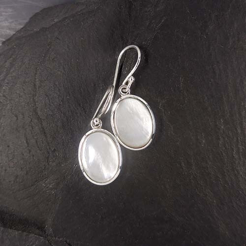 Perlmutt Ohrringe oval