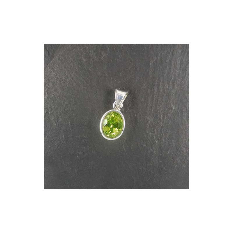 Peridot Anhänger Facettiert