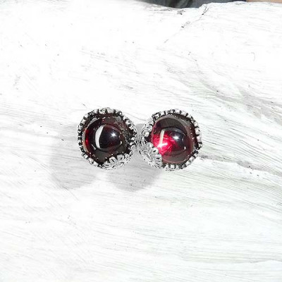 Granat Ohrstecker Cabochon