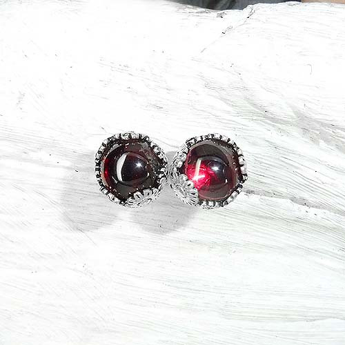 Granat Ohrstecker Cabochon