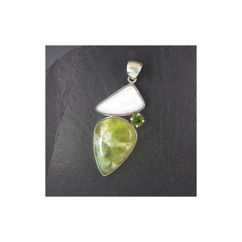 Prehnitanhänger mit Peridot und Skolezit