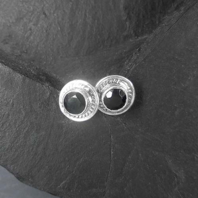 Onyx Ohrstecker Rund