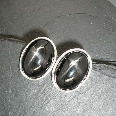 Sterndiopsid Ohrstecker oval