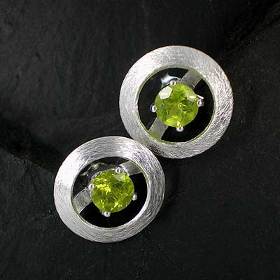 Peridot Ohrstecker