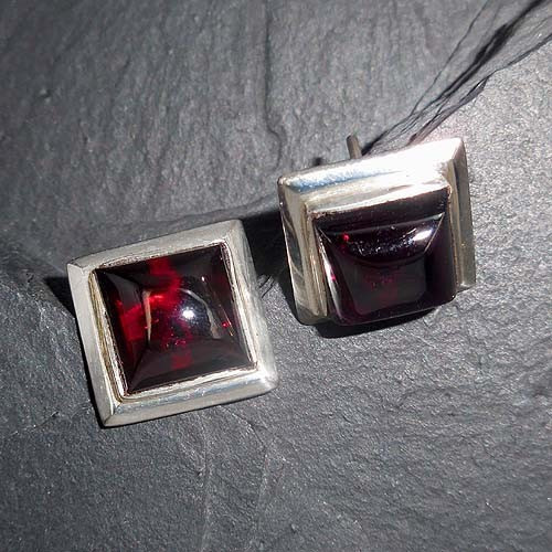 Ohrstecker mit Granat