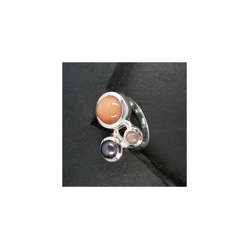 Rosa Mondstein-Ring mit grauer Perle