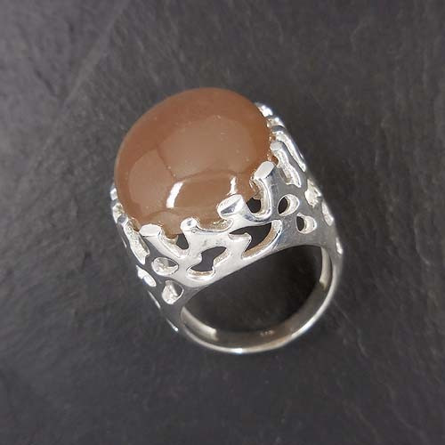 Rosa Mondstein Ring oval
